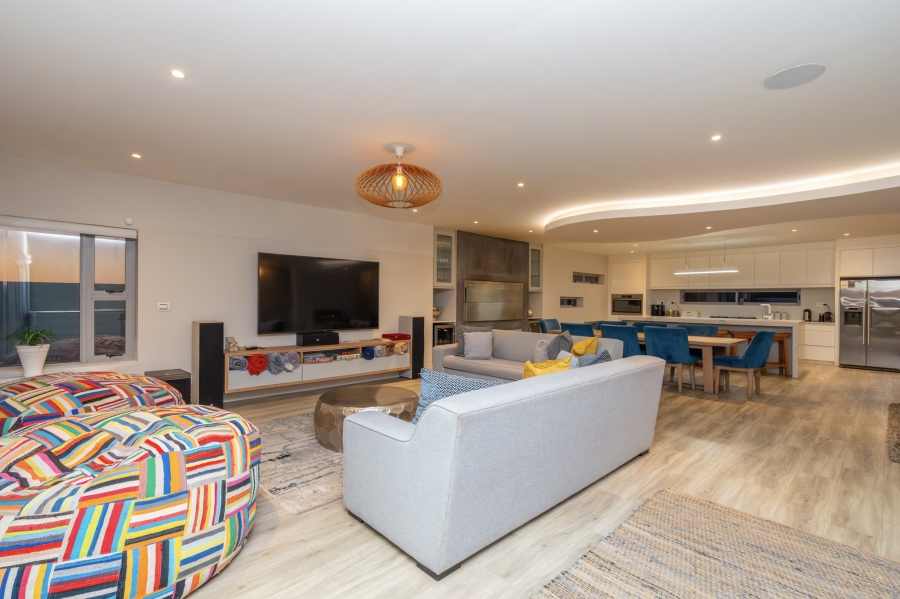 6 Bedroom Property for Sale in Myburgh Park Western Cape